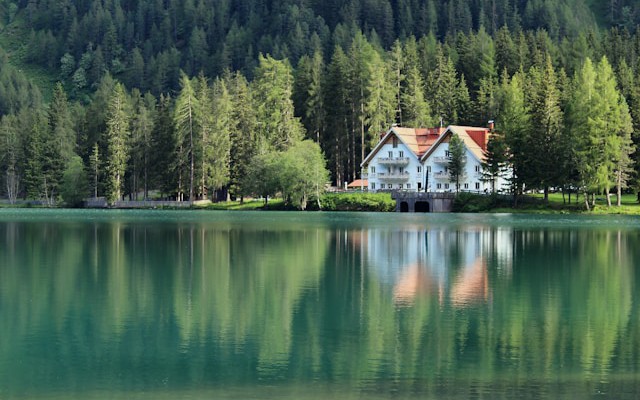 Image for article Data Lake vs. Warehouse vs. Lakehouse vs. Mart Choosing the Right Architecture for Your Business