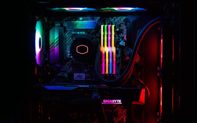 Optimizing LLM Serving With vLLM