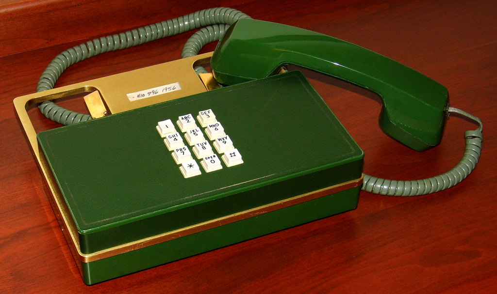 classy pic of nutty old phone by joe haupt on flickr