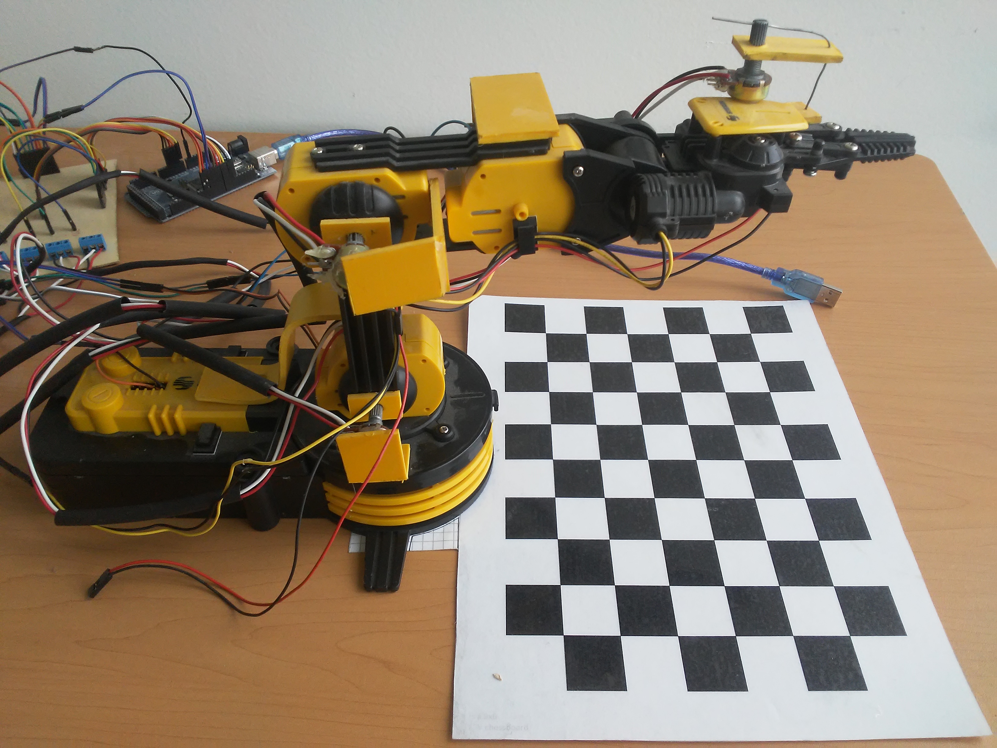 CHESS BOT interface to play on ANY WEBSITE using Python & OpenCV: working  DEMO 