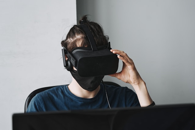 Reklama w rzeczywistości rozszerzonej (AR) i wirtualnej (VR)