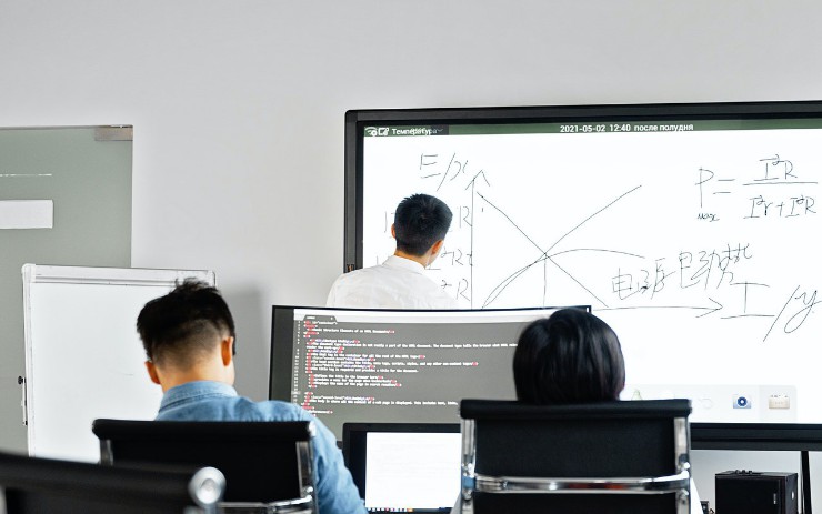 How Should You Approach Software Development Training?