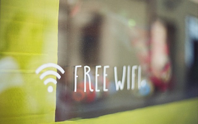 Understanding IEEE 802.11(Wi-Fi) Encryption and Authentication: Write Your Own Custom Packet Sniffer
