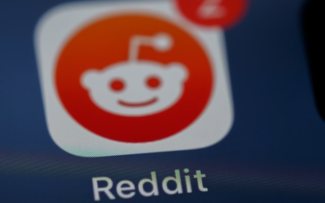 Beyond Web Scraping: Building a Reddit Intelligence Engine With Airflow, DuckDB, and Ollama