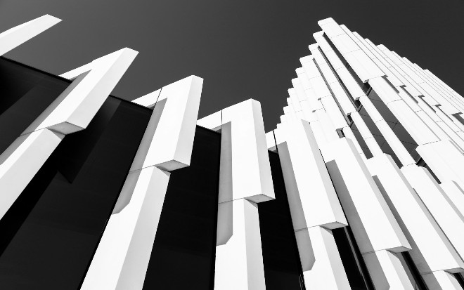 Data Pipeline Architectures: Lessons from Implementing Real-Time Analytics