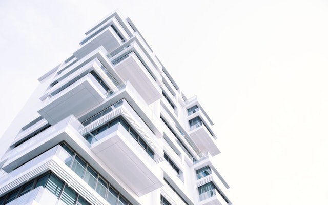 Bridging the Divide: Tactical Security Approaches for Vendor Integration in Hybrid Architectures