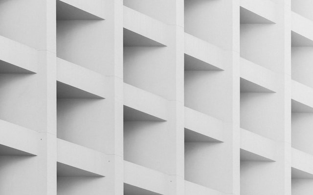 Post-AGI Architecture: From the Monolithic Myth to the Paradigm of Augmented Collective Intelligence