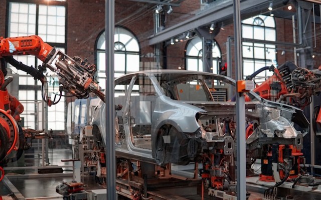 AI in Manufacturing 2026: Solutions, Benefits, Challenges & Implementation Strategy