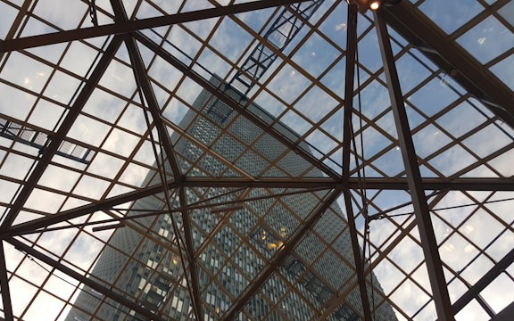 Building Centralized Master Data Hub: Architecture, APIs, and Governance