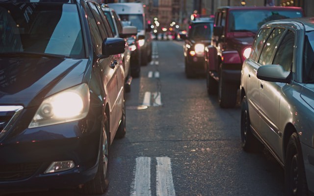 Why Round-Robin Won't Save You: Load Balancing Challenges in Data Streaming Services With Heterogeneous Traffic