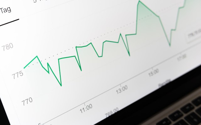 GraphRAG Retrieval Is Three Decisions: Granularity, Mechanism, and Paradigm