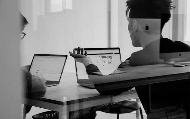 Using Graph RAG and Specialized Agents to Repair Playwright Tests