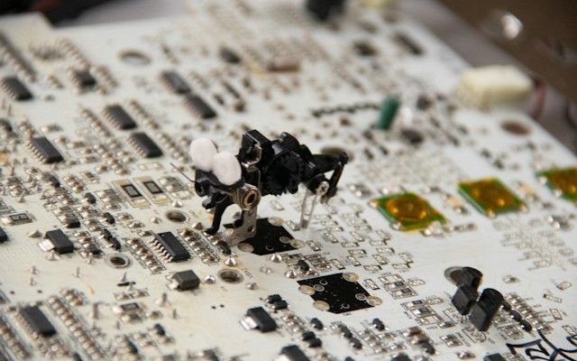 Beyond Screenshots: Building Replayable Production Diagnostics for Hard-to-Reproduce Bugs